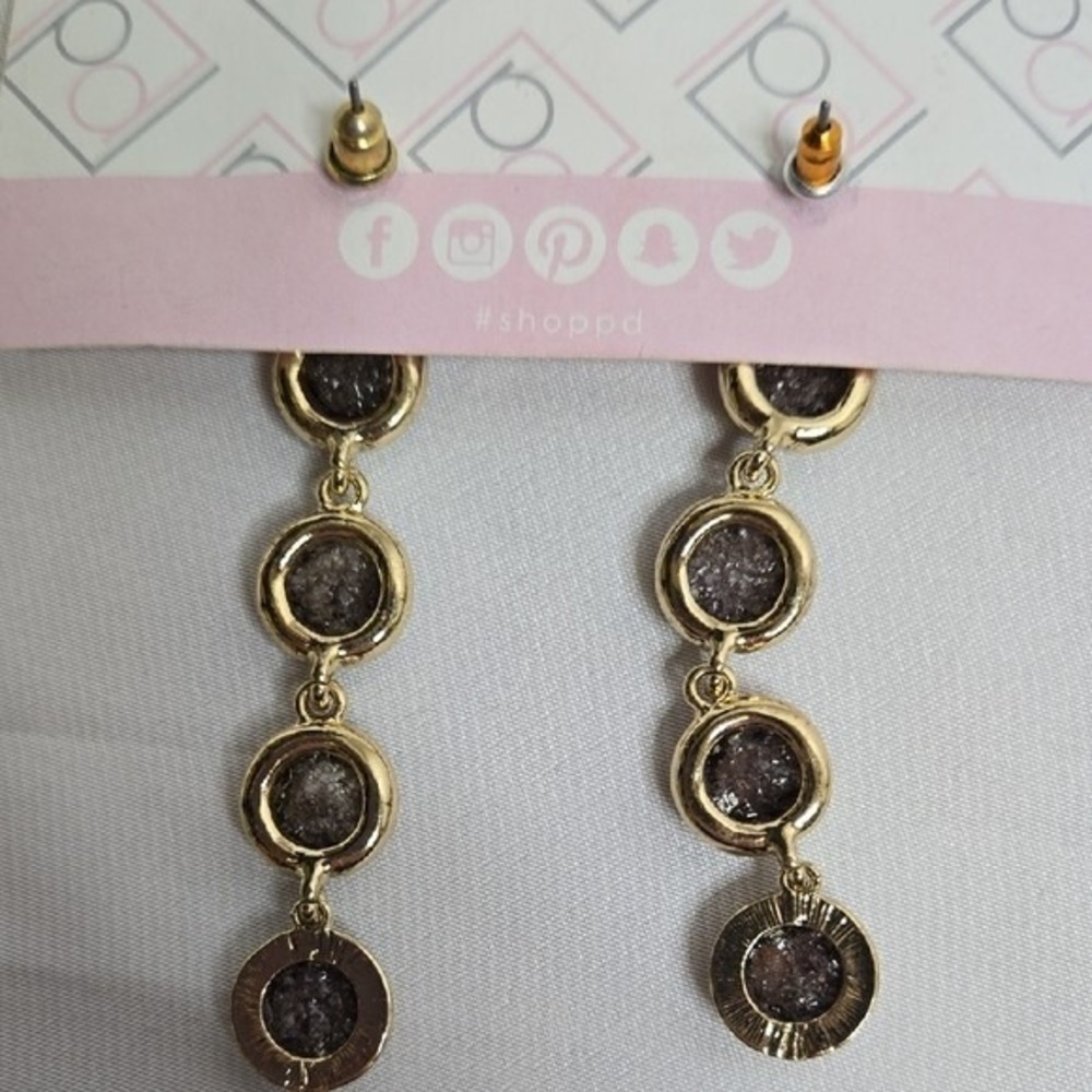 Paperdolls Drop Earrings, New - Picture 5 of 5